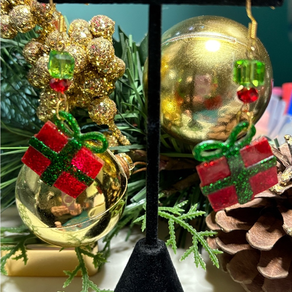 Festive Gift Box Earrings in Red and Green